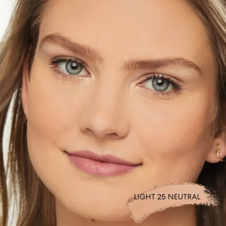 BareMinerals BarePro 16-Hour Skin-Perfecting Powder Foundation Light 22 Neutral