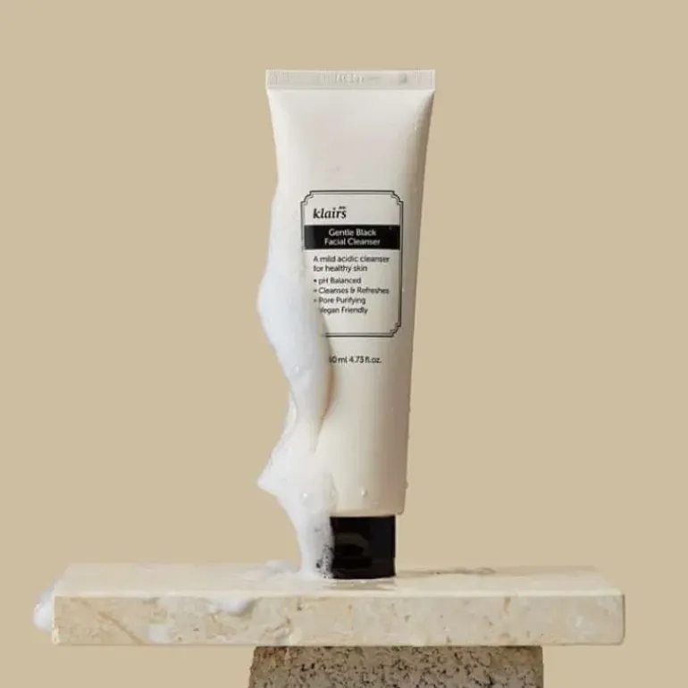 Klairs Gentle Black Facial Cleanser 140ml