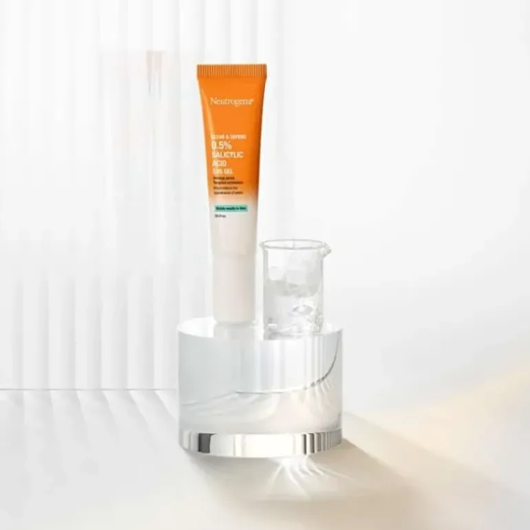 Neutrogena Clear & Defend 2% Salicylic Acid Face Wash 200ml