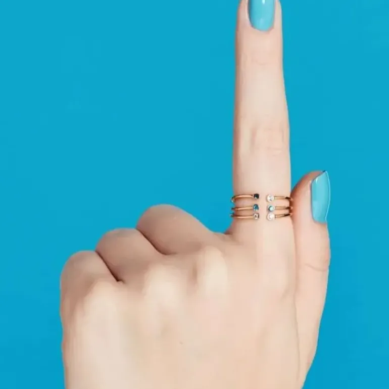 OPI Nail Lacquer Can’t Find My Czechbook